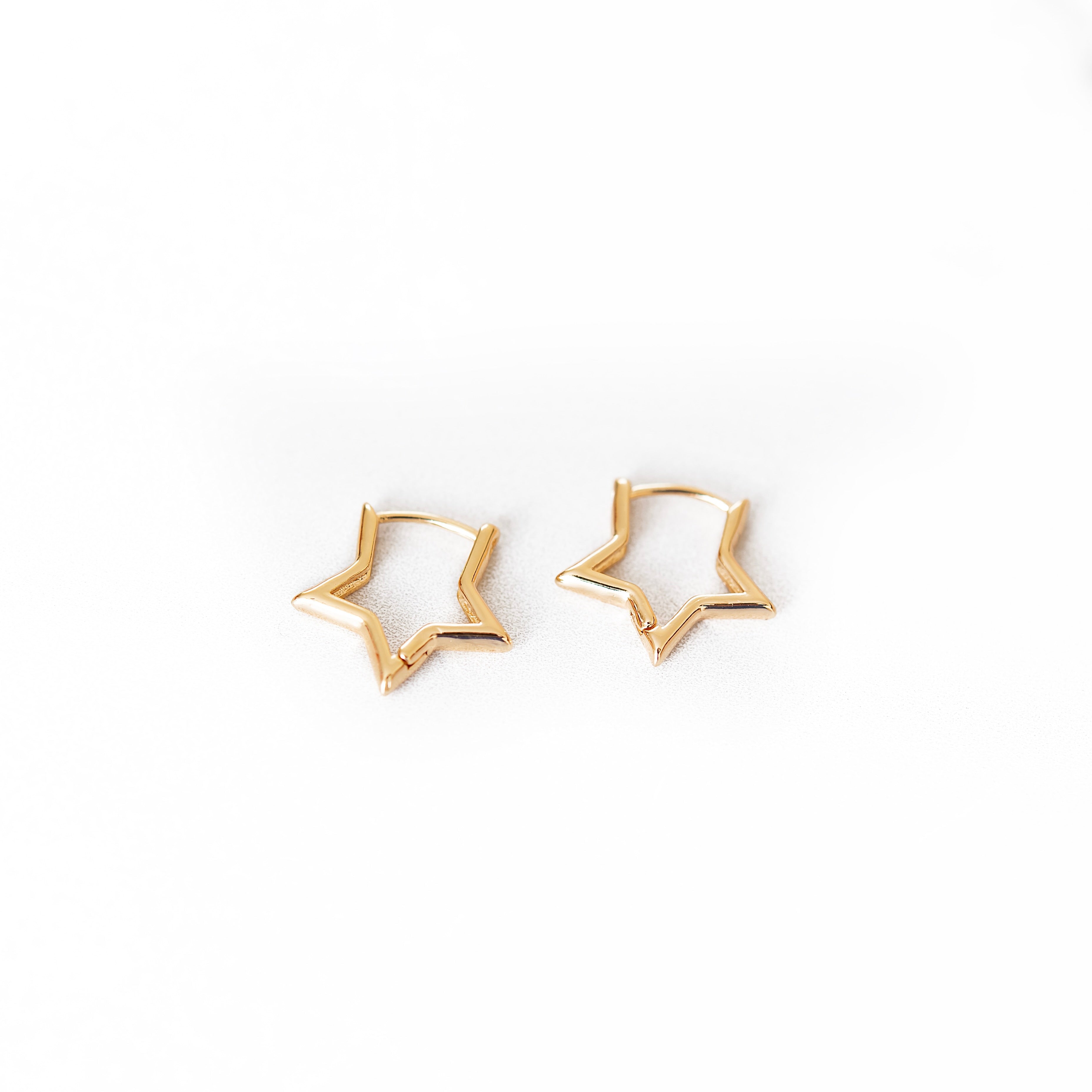 Buy Malabar Gold 18 KT Rose Gold Studs Earring for Women Online